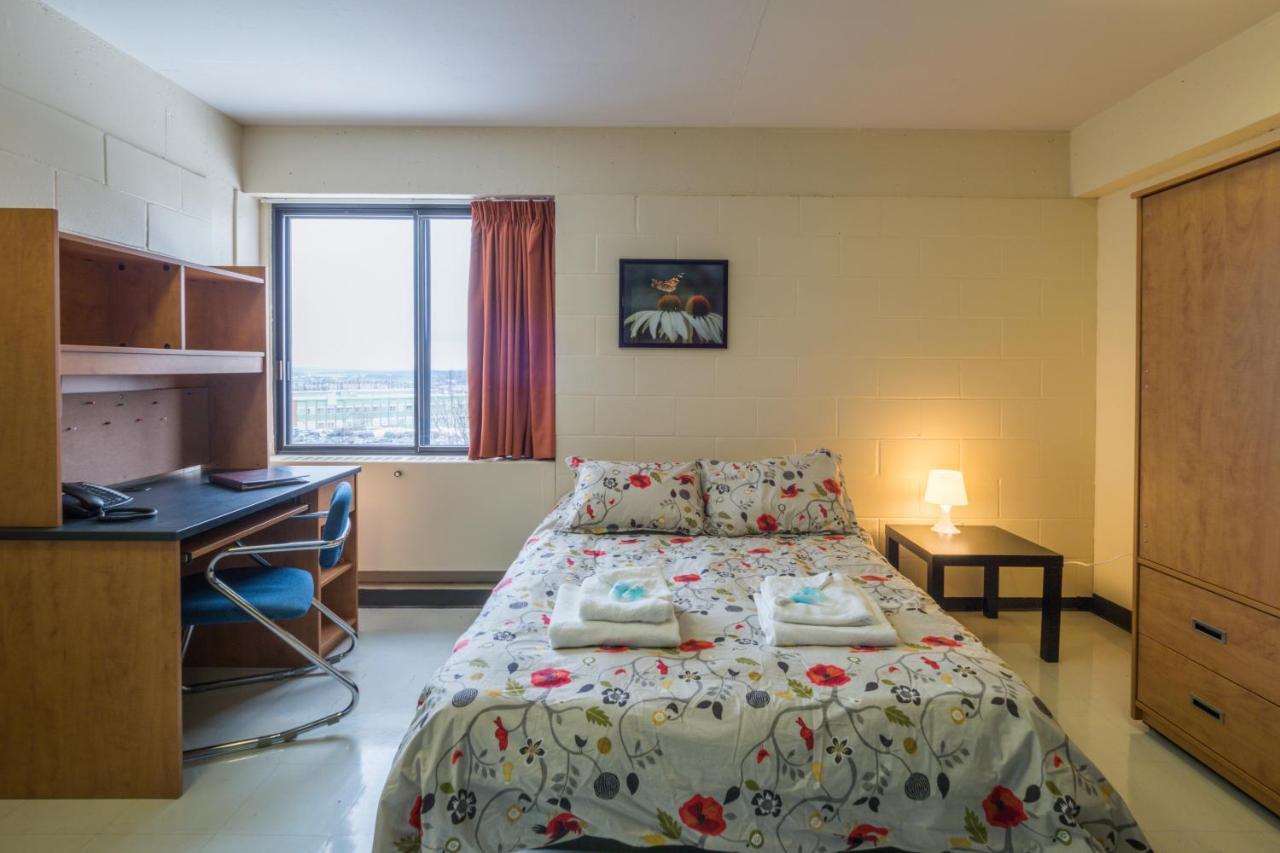 Au Campus Hotel แชร์บูร์ก ภายนอก รูปภาพ